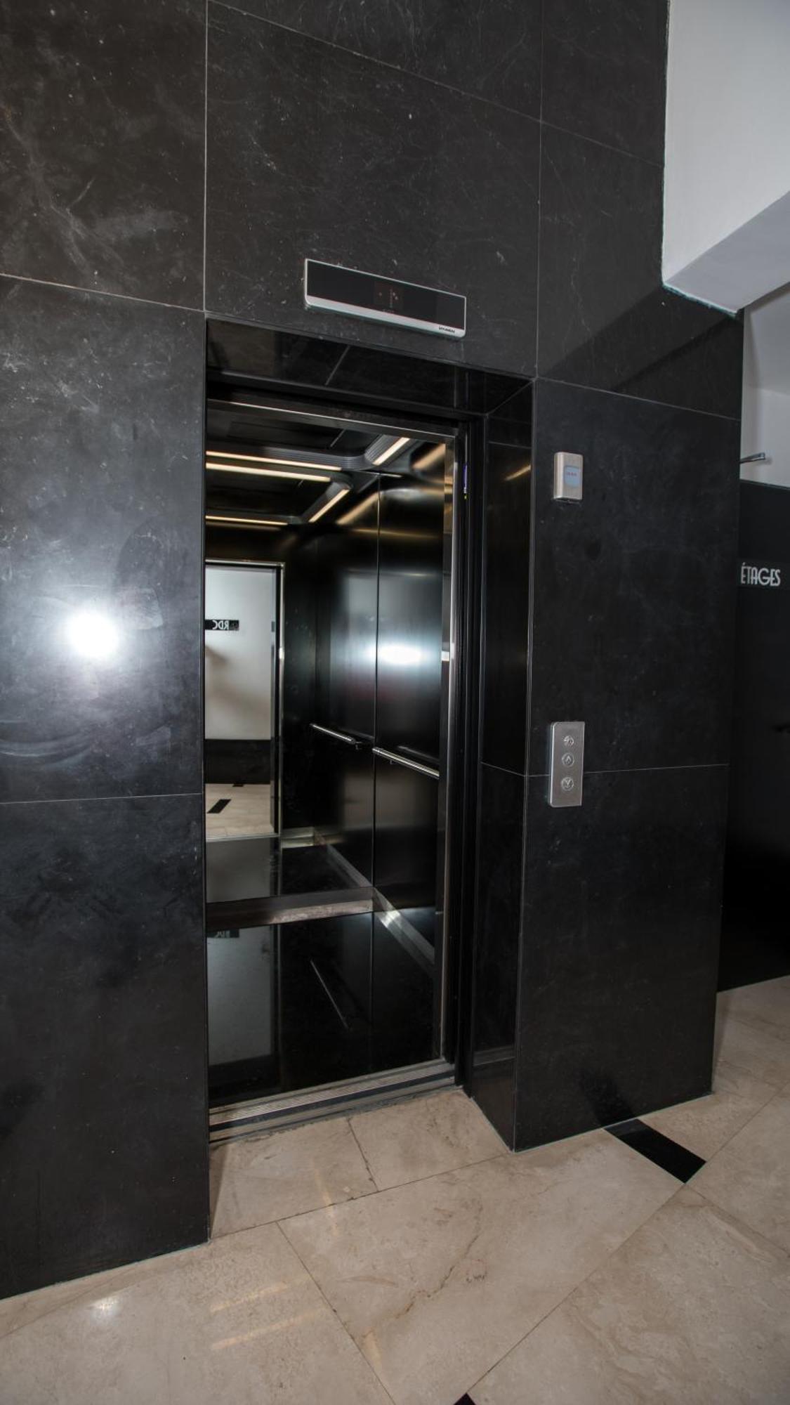 Haut Standing 2-Bedroom Apartment In Gauthier Casablanca Exterior photo